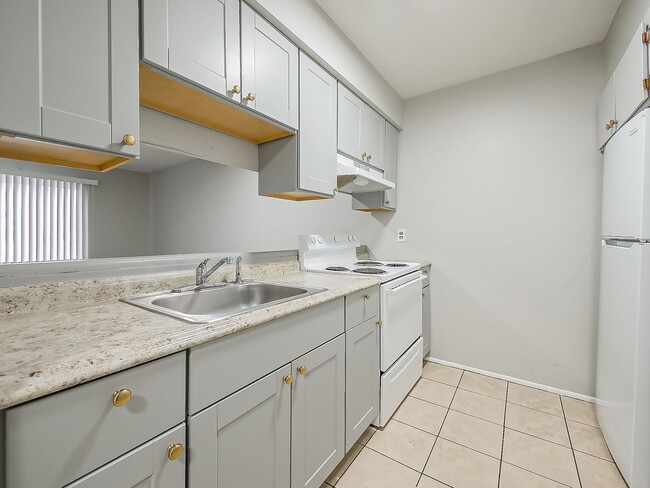 Building Photo - 1494 Nancywood Dr