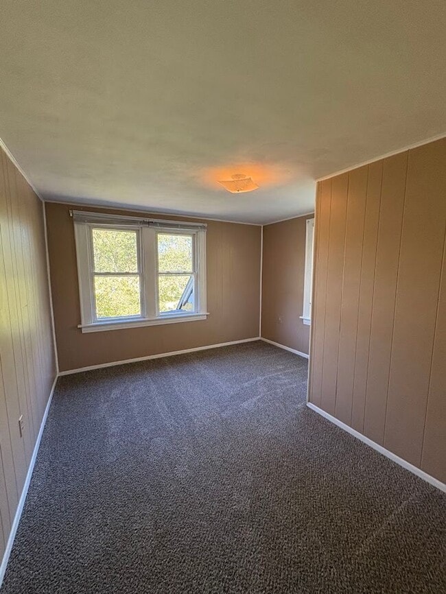 Building Photo - Four bedroom two bathroom home for rent