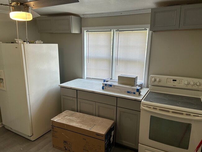 Building Photo - 814 King St