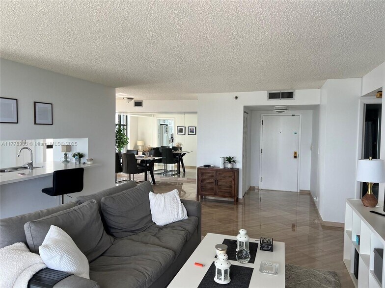 Building Photo - 4000 Towerside Ter