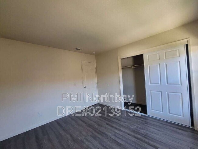Building Photo - 1206 Dana Dr