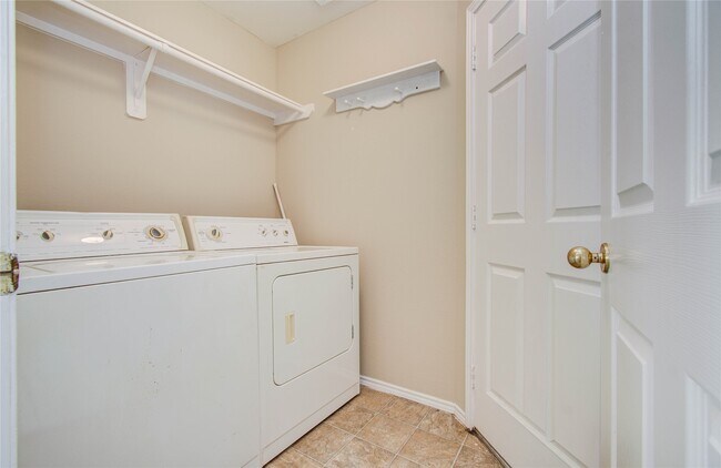 Building Photo - 14731 Country Rose Ln