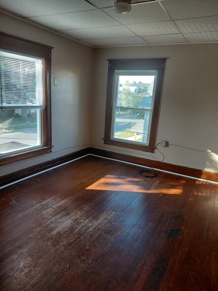 Building Photo - 617 N James St