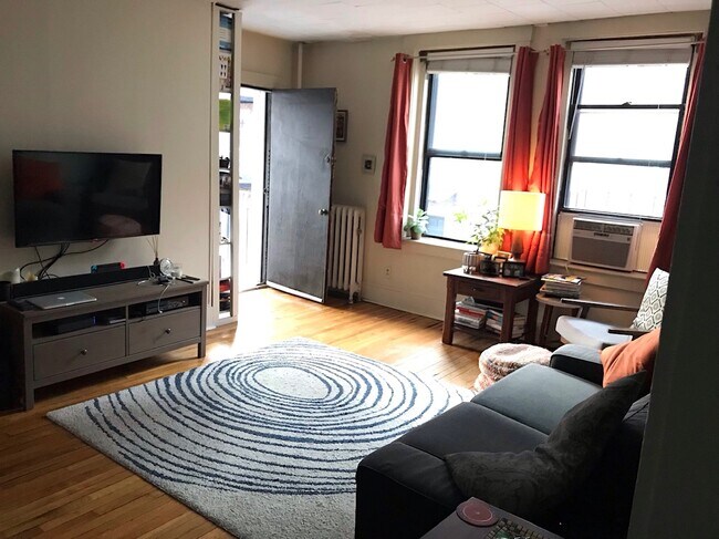 Apt 4 - 11 Gorham St