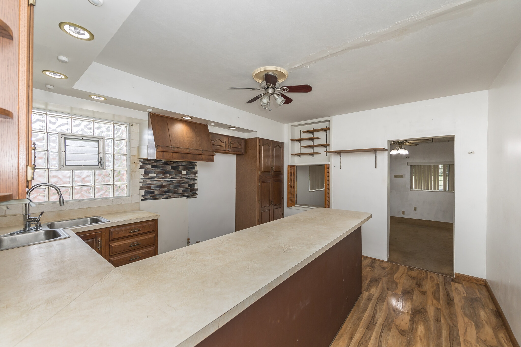 Kitchen - 5252 Maffitt Ave