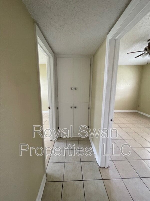 Building Photo - 2016 Crystal Ct W