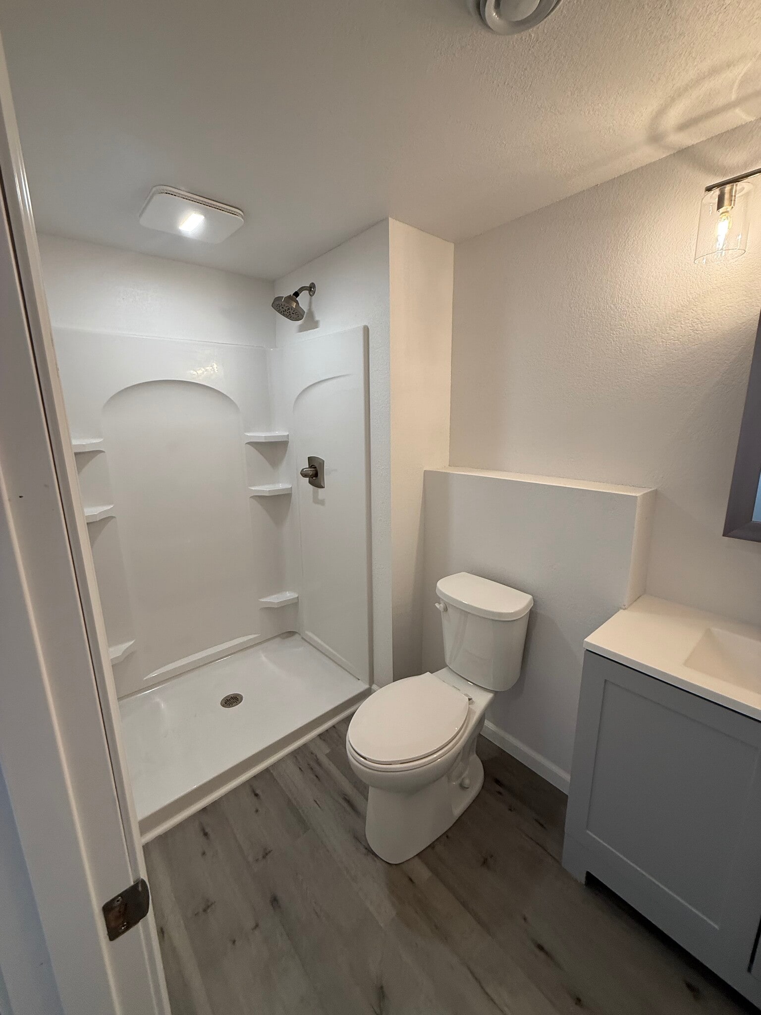 Master bathroom - 1325 N 8th St