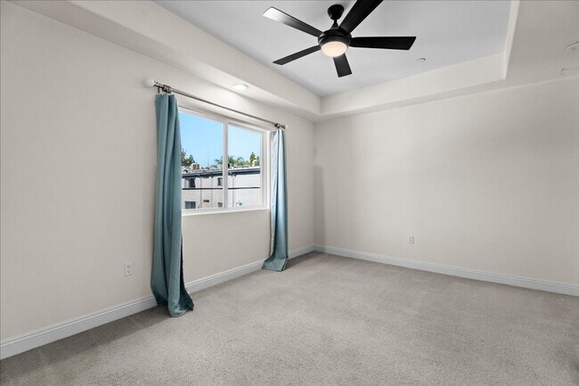 Building Photo - Spacious 3-Bedroom Tri-Level Townhome with...