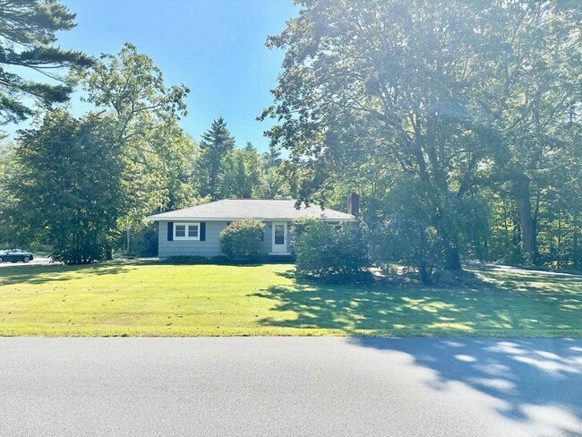 Building Photo - 10 Roulston Rd