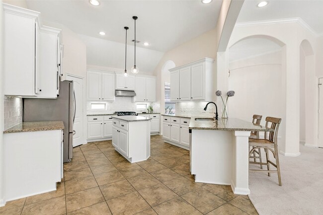 Building Photo - 35 E Wolf Cabin Cir