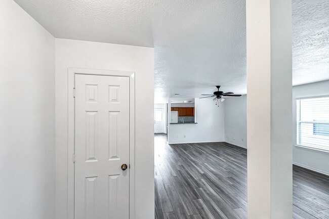 Building Photo - 19807 Byron Meadows Dr