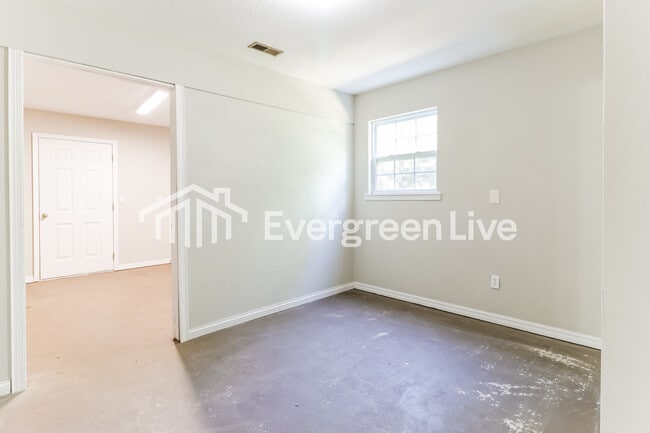 Building Photo - 9 Ormskirk Ln