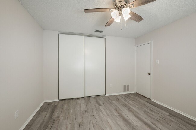 Building Photo - 629 Fern Meadow Dr