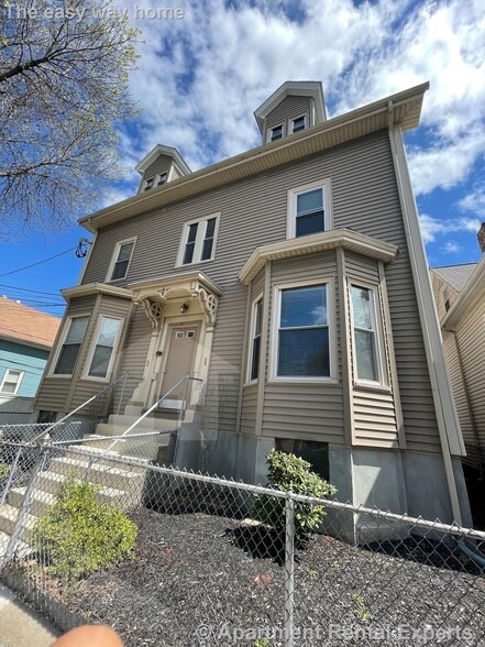 Building Photo - 16 Cutter St