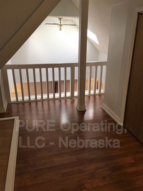 Building Photo - 4214 Pierce St