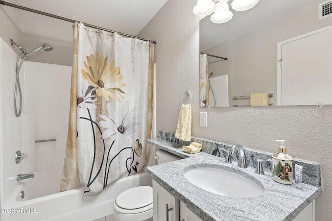 Building Photo - 8004 N 32nd Dr