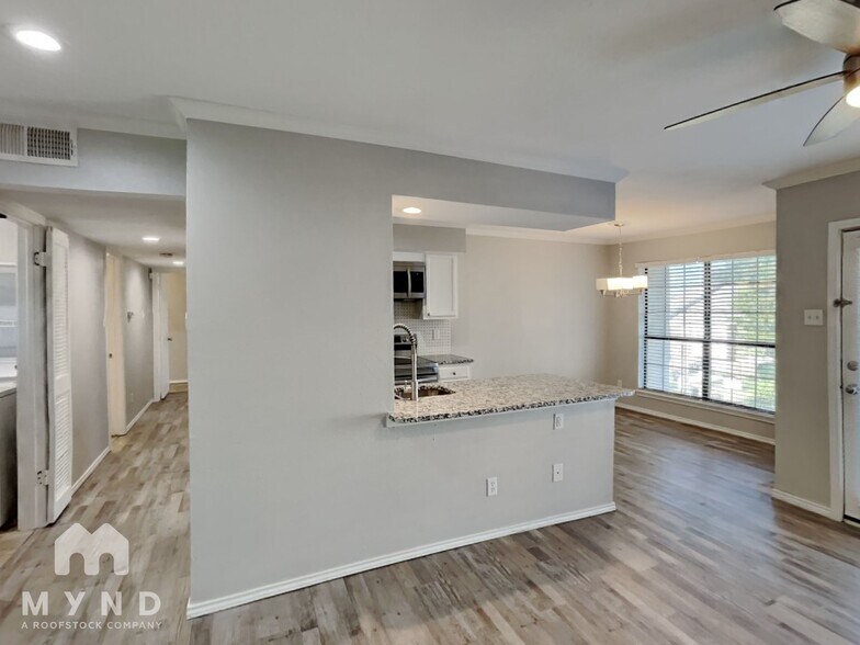 Building Photo - 5726 Marvin Loving Dr