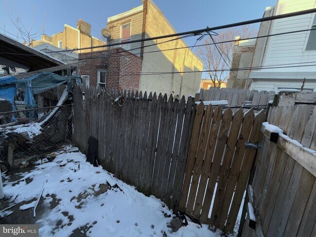 Building Photo - 3237 Hartville St