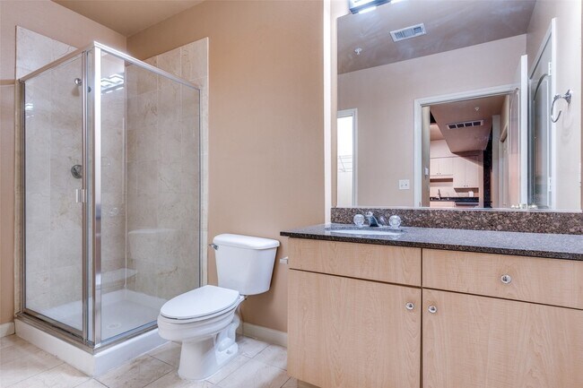 Building Photo - 3225 Turtle Creek Blvd
