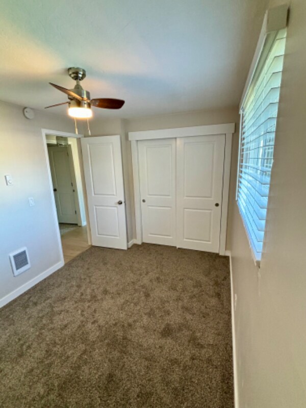 Building Photo - 722 S Kcid Rd