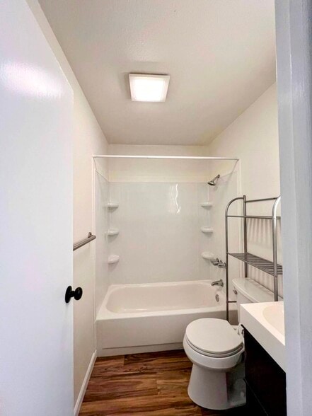 Bathroom - 3393 Madison Ave