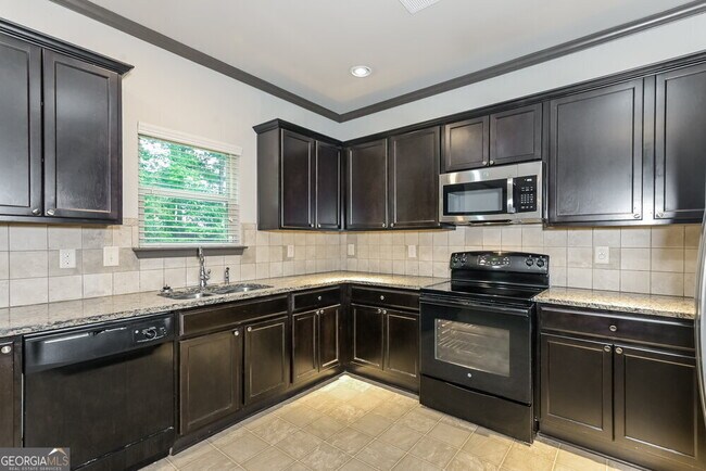 Building Photo - 611 Sweet Ashley Way