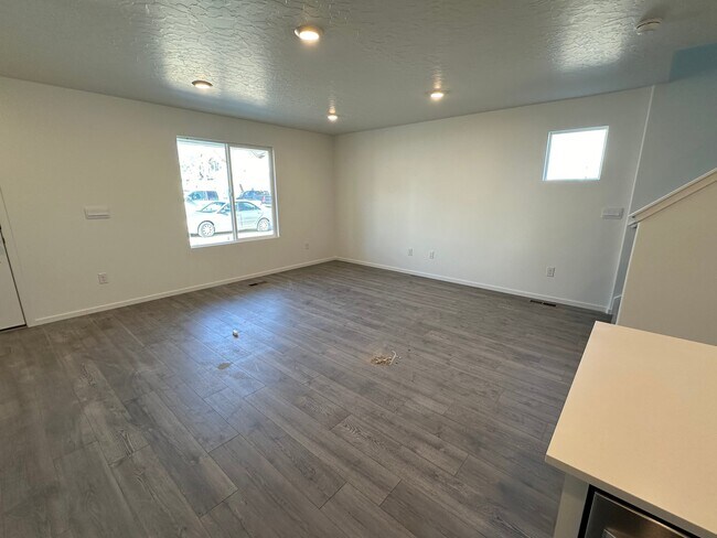 Building Photo - 253 Portside Ln