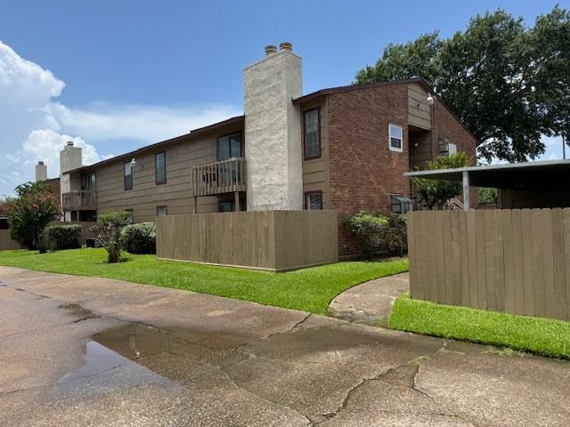 Building Photo - 9101 Country Creek St