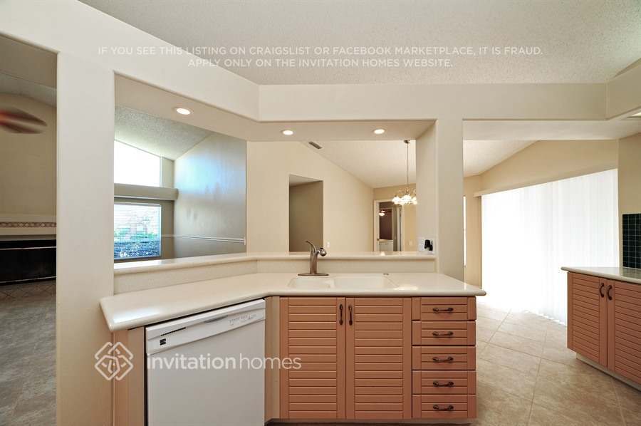 Building Photo - 437 Waterford Cir E