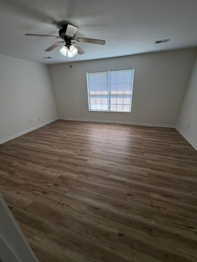 Building Photo - 2811 June Bug Way