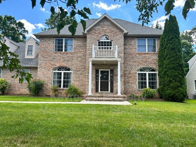 Primary Photo - 104 Buckingham Pl