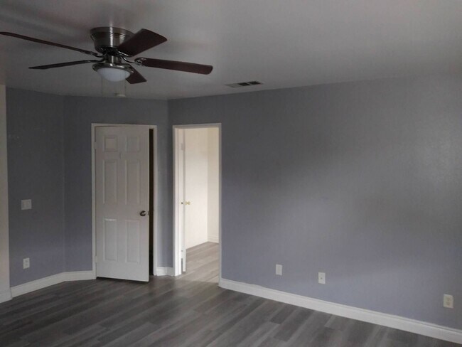 Building Photo - Spacious 3 Bedroom Moreno Valley Townhouse in Gated  Community!
