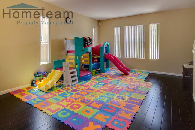 Building Photo - 1549 Hunters Glen Ave