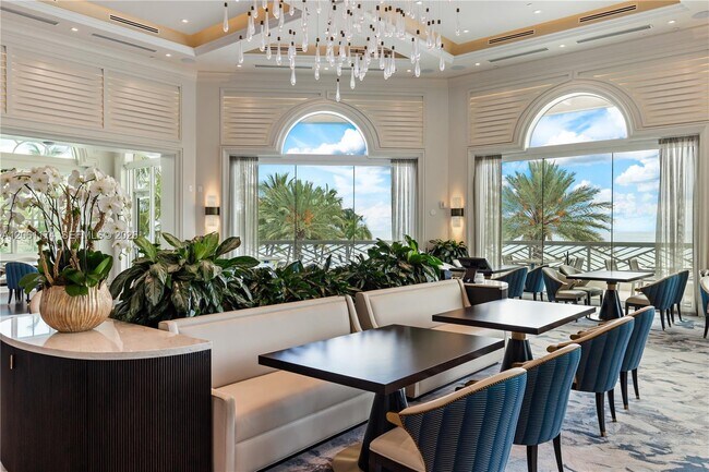 Building Photo - 16051 Collins Ave