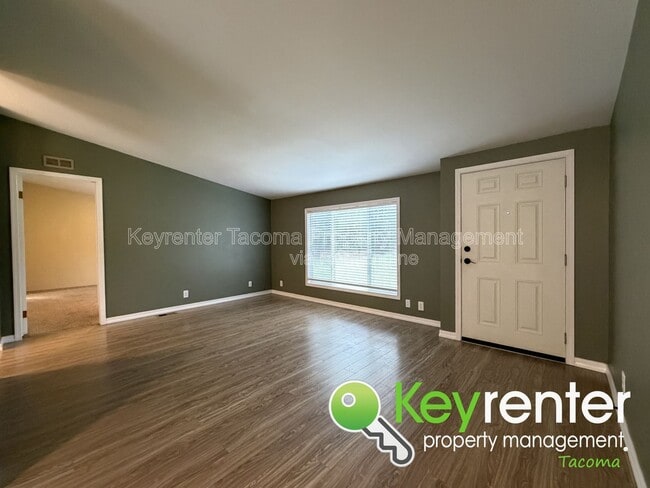 Building Photo - 121 349th St S