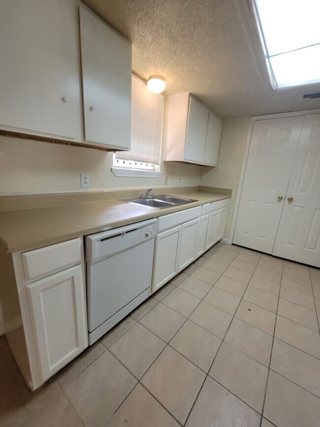 Building Photo - Come and enjoy your new home !