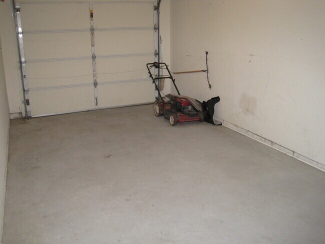 Building Photo - 2627 Hartley St