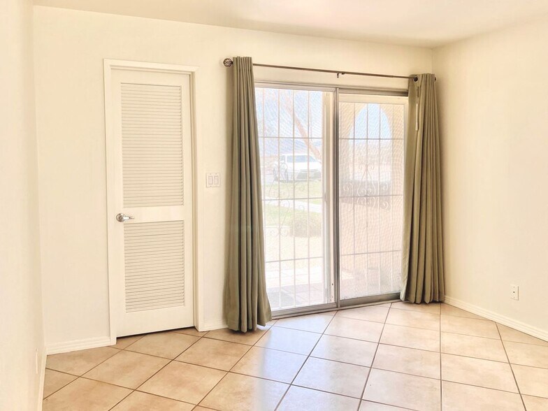 Building Photo - 64275 Spyglass Ave