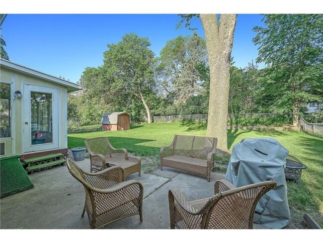 Building Photo - Classic, charming character *3Bd*2Bath*1 Den 1584 SqFt in New Hope Avail May 1!