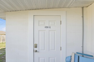 Building Photo - "Warm Mineral Springs - Furnished Studio Apartment"