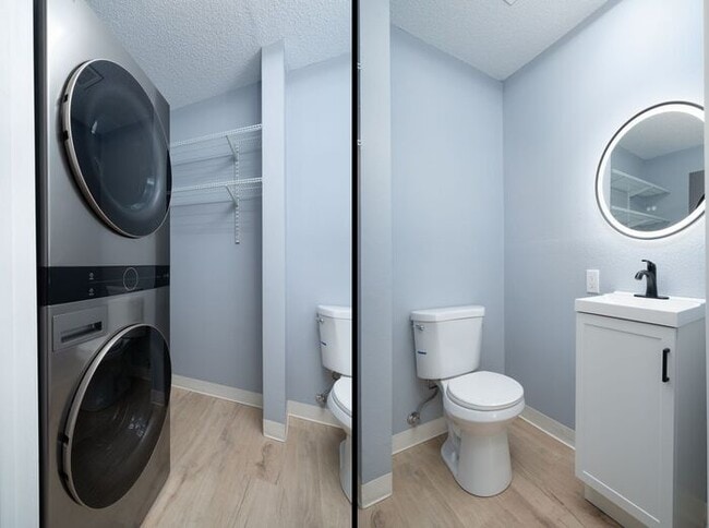 Building Photo - Remodeled 2 bedroom close to downtown Beav...