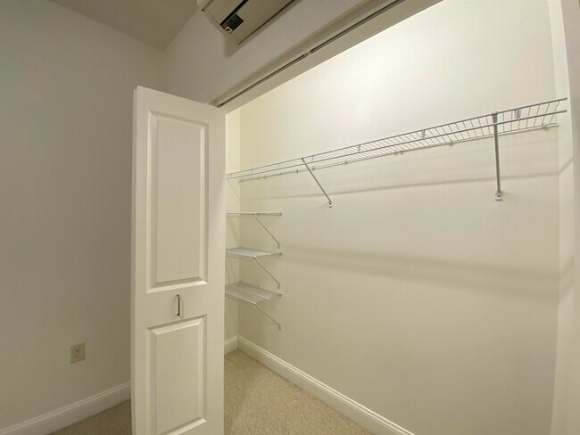 Building Photo - 875 Elm St