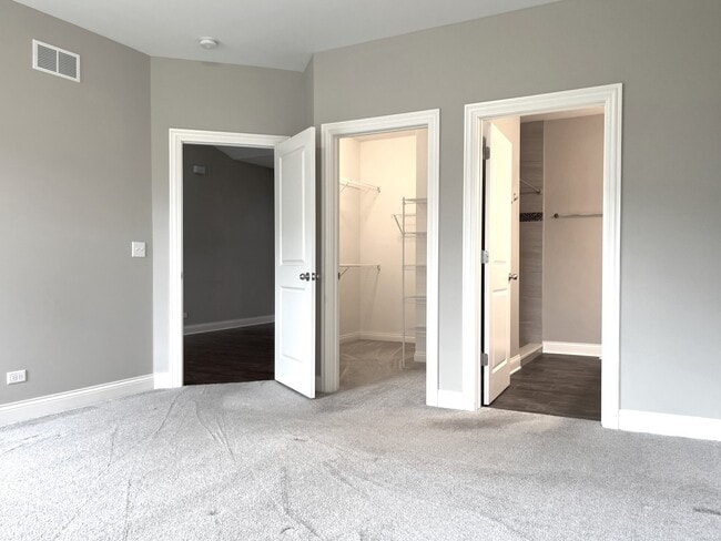 Building Photo - 855 Meadow Ln