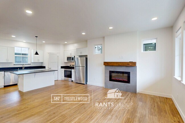 Building Photo - Brand New! Modern Home in Trestlewood – Wh...