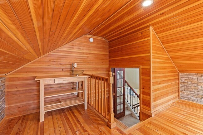 Building Photo - 4334 Vineyard Terrace