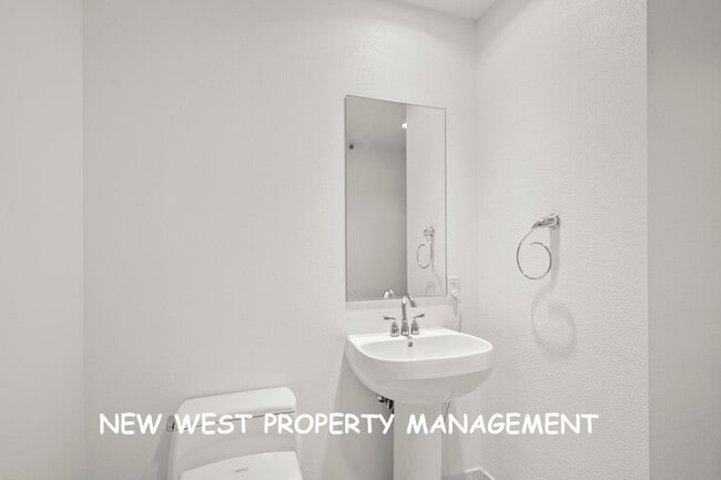 Building Photo - Expansive East Village 2-Bedroom at Parklo...