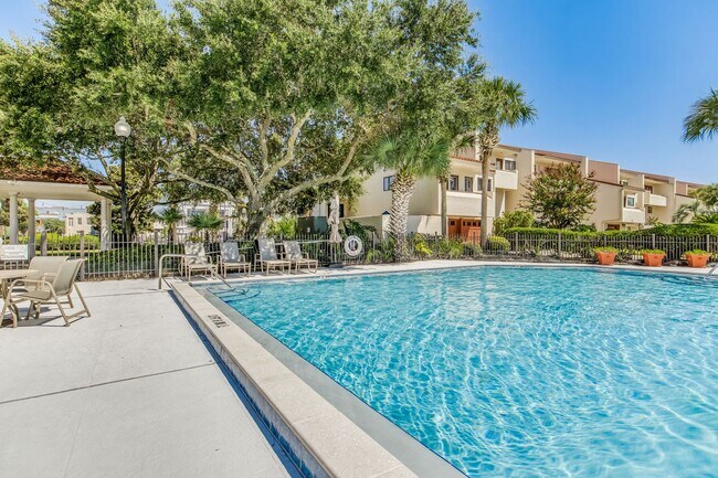 Building Photo - Experience Waterfront Living in Port Royal!