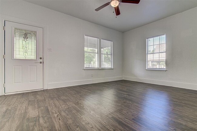 Building Photo - 2544 Sol Wilson Ave