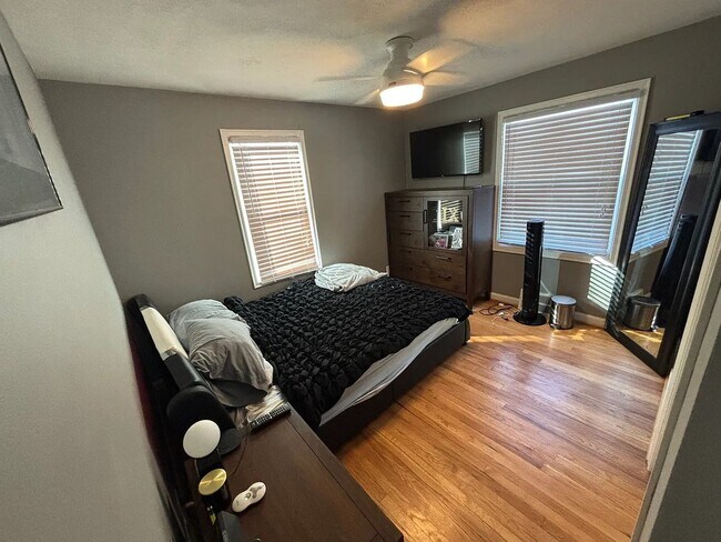 Building Photo - Massive Parking + Finished Basement Near UNMC & Downtown – $2,000/mo