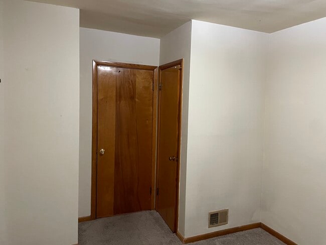 Building Photo - 660 Fairhaven Dr